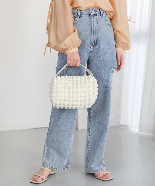 Bab(バブ)の「ぽこぽこショルダーバッグ(ショルダーバッグ・レディース・アイボリー/ブラック・ONESIZE)」の7枚目の写真