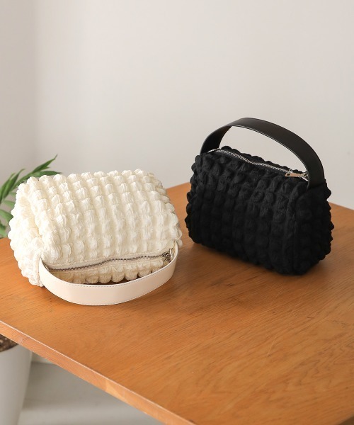 Bab(バブ)の「ぽこぽこショルダーバッグ(ショルダーバッグ・レディース・アイボリー/ブラック・ONESIZE)」の14枚目の写真