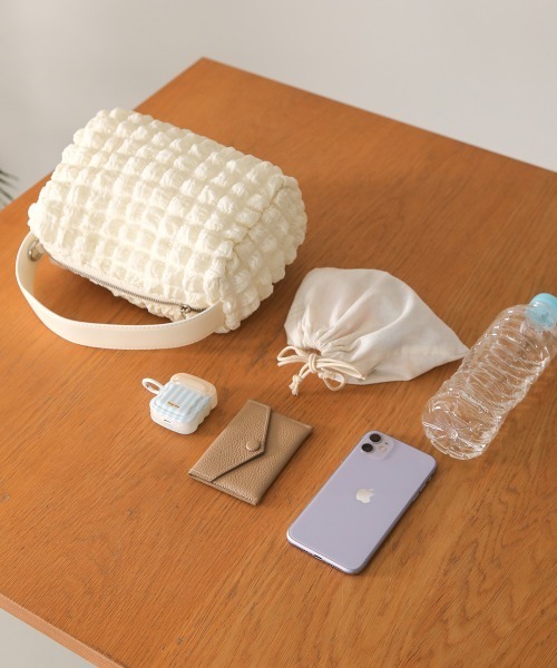 Bab(バブ)の「ぽこぽこショルダーバッグ(ショルダーバッグ・レディース・アイボリー/ブラック・ONESIZE)」の16枚目の写真