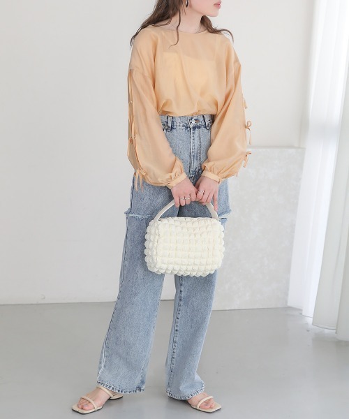 Bab(バブ)の「ぽこぽこショルダーバッグ(ショルダーバッグ・レディース・アイボリー/ブラック・ONESIZE)」の5枚目の写真