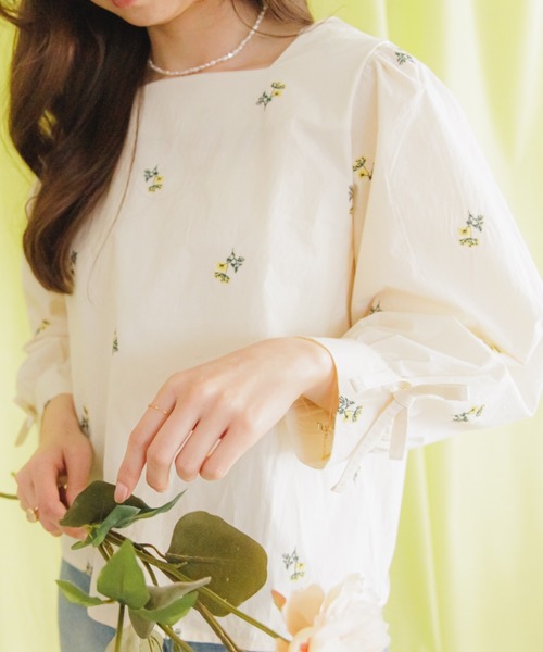 パトゥ エンブロイダリーシャツ 花柄 刺繍 ロングブラウス 丸襟　34 希少 定価8.6万✨パトゥ♡エンブロイダリーシャツ花柄刺繍ロング