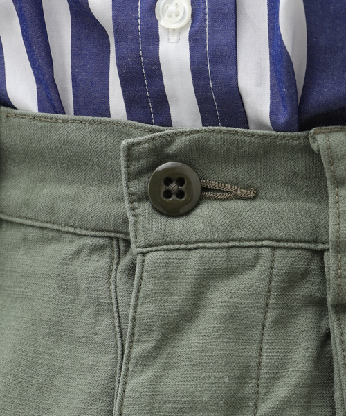 marka(マーカ)の「【MARKA / マーカ】 BAKER PANTS PAINTED M23A-08 PT11C(カーゴパンツ・メンズ・ホワイト/カーキ・2)」の13枚目の写真