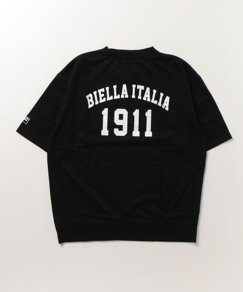 FILA(フィラ)の「FILA /フィラ ミニ裏毛カレッジロゴ入り半トレ(スウェット・メンズ・ブラック/ネイビー/アッシュグレー・LARGE/MEDIUM)」の4枚目の写真