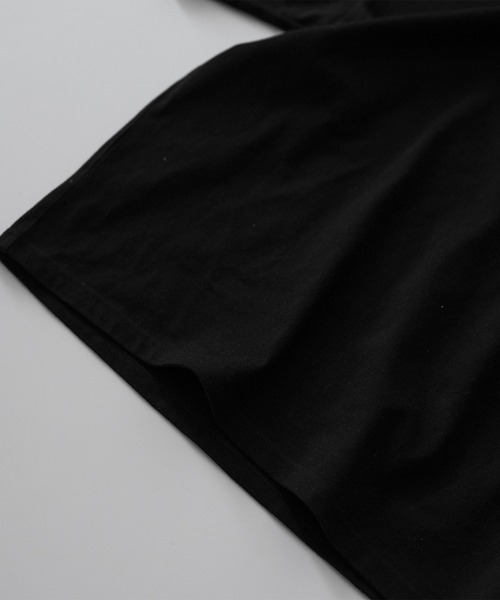 RUUBON(ルーボン)の「【RUUBON】relax henry neck Tee / リラックス ヘンリーネック Tシャツ(Tシャツ/カットソー・メンズ・ブラック/ライトグレー・S/M/L)」の3枚目の写真