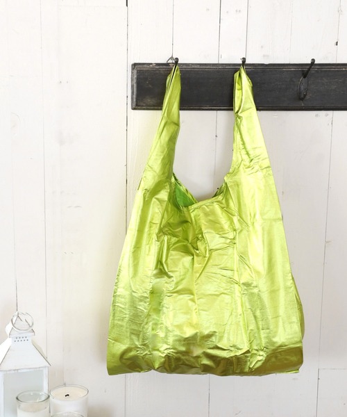 BAGGU(バグー)の「【BAGGU(バグゥ)】メタリック (日本限定)/ エコバッグ / トートバッグ〈A4サイズ対応〉(エコバッグ/サブバッグ・レディース・イエロー/シルバーグレー/その他1/その他2/セージグリーン/ライトブルー/ピンク・0)」の3枚目の写真