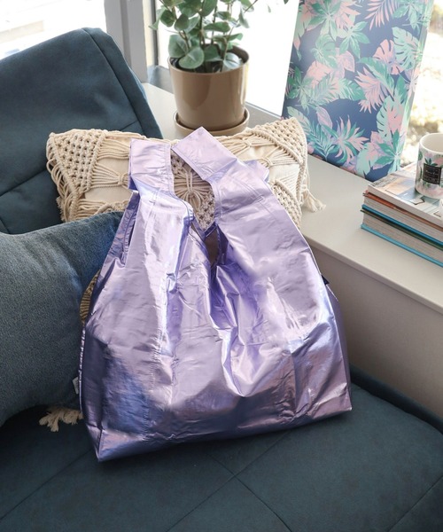 BAGGU(バグー)の「【BAGGU(バグゥ)】メタリック (日本限定)/ エコバッグ / トートバッグ〈A4サイズ対応〉(エコバッグ/サブバッグ・レディース・イエロー/シルバーグレー/その他1/その他2/セージグリーン/ライトブルー/ピンク・0)」の13枚目の写真