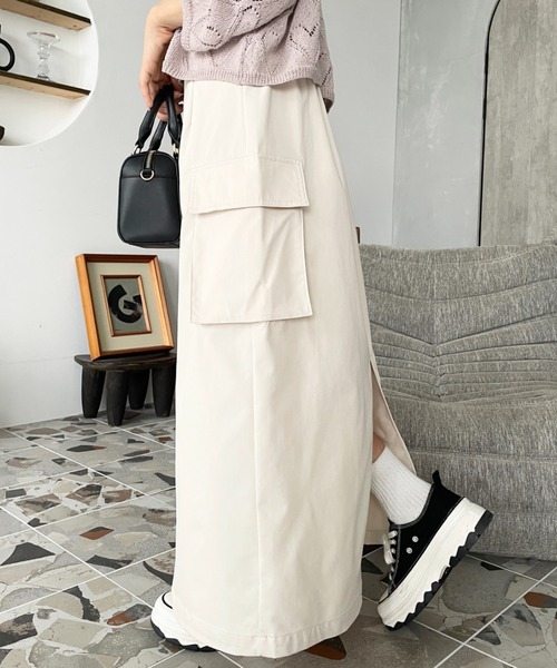 moment+（モーメントプラス）の「バックスリットロングカーゴスカート（スカート・レディース・カーキ/アイボリー/ブラック・S/M/L）」の4枚目の写真