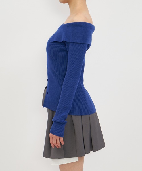 SPIRALGIRL（スパイラルガール）の「オフショルスリットヘムニットトップス（ニット/セーター・レディース・ブラック/ホワイト/ブルー・FREE）」の4枚目の写真