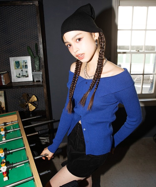 SPIRALGIRL（スパイラルガール）の「オフショルスリットヘムニットトップス（ニット/セーター・レディース・ブラック/ホワイト/ブルー・FREE）」の12枚目の写真