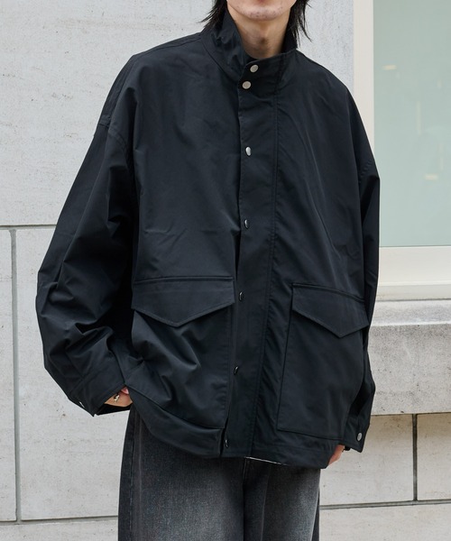 COLONY 2139（コロニートゥーワンスリーナイン）の「ストレッチスタンドブルゾン（ブルゾン・メンズ・カーキ/ブラック・MEDIUM/LARGE）」の4枚目の写真