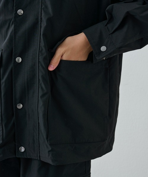 COLONY 2139（コロニートゥーワンスリーナイン）の「ストレッチスタンドブルゾン（ブルゾン・メンズ・カーキ/ブラック・MEDIUM/LARGE）」の12枚目の写真
