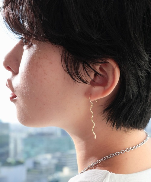 RAGEBLUE(レイジブルー)の「ウェーブメタルピアス(ピアス(両耳用)・レディース・その他・FREE)」の7枚目の写真