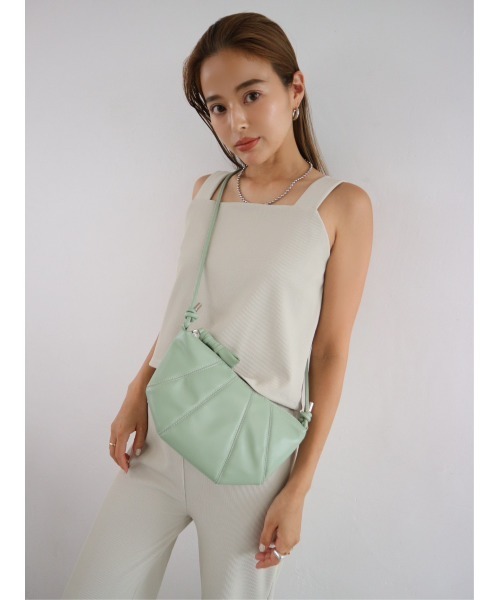 TRUNC（トランクエイティーエイト）の「Stitch Design Shoulder Bag（ショルダーバッグ・レディース・ブラック/グリーン・FREE）」の4枚目の写真