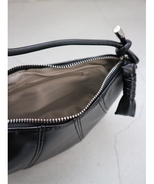 TRUNC（トランクエイティーエイト）の「Stitch Design Shoulder Bag（ショルダーバッグ・レディース・ブラック/グリーン・FREE）」の10枚目の写真