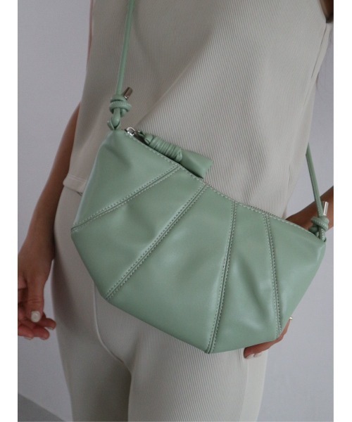 TRUNC（トランクエイティーエイト）の「Stitch Design Shoulder Bag（ショルダーバッグ・レディース・ブラック/グリーン・FREE）」の11枚目の写真