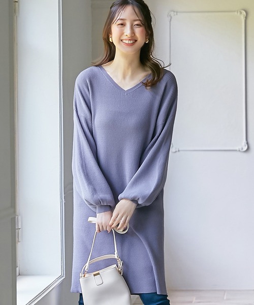 alotta(アロッタ)の「もっちりパフ袖ニットワンピース(ニット/セーター・レディース・ベージュ/ブラック/チャコール/フューシャピンク/パープル/ピンクベージュ・M/4L/LL/3L/5L/L)」の4枚目の写真