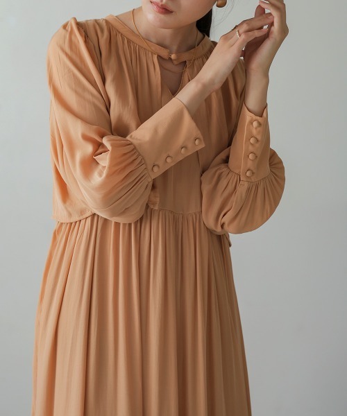 Bab（バブ）の「ケープライクティアードワンピース（ワンピース・レディース・ライトグレー/ブラック/オレンジ・M）」の18枚目の写真