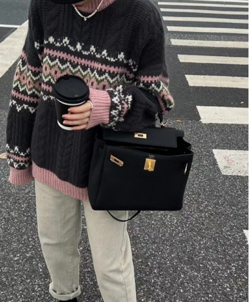N.s(エヌドットエス)の「配色ノルディックニットトップス(ニット/セーター・レディース・ブラック/ピンク・FREE)」の11枚目の写真