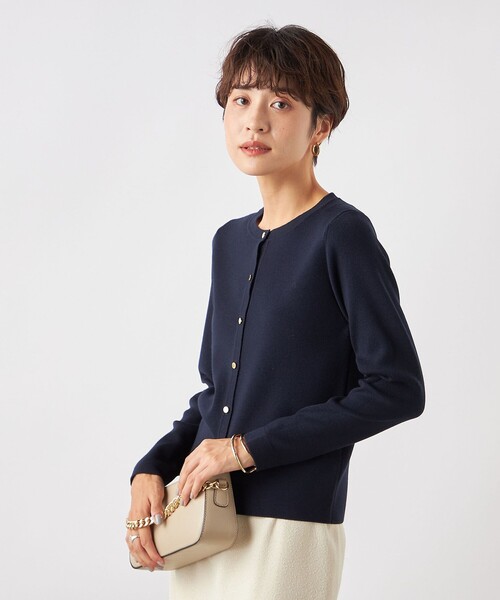 NOLLEY’S(ノーリーズ)の「《手洗い可能》総針ストレッチクルーネックカーディガン(カーディガン/ボレロ・レディース・ブラック/ネイビー/オフホワイト・38)」の3枚目の写真