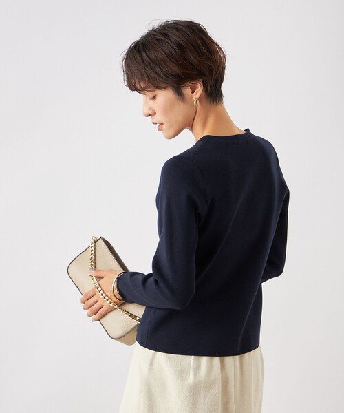 NOLLEY’S(ノーリーズ)の「《手洗い可能》総針ストレッチクルーネックカーディガン(カーディガン/ボレロ・レディース・ブラック/ネイビー/オフホワイト・38)」の12枚目の写真