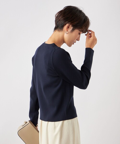 NOLLEY’S(ノーリーズ)の「《手洗い可能》総針ストレッチクルーネックカーディガン(カーディガン/ボレロ・レディース・ブラック/ネイビー/オフホワイト・38)」の13枚目の写真