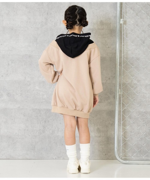 ANAP kids（アナップキッズ）の「切替フード付き裏毛スウェットワンピース（ワンピース・キッズ・ラベンダー/ベージュ/オフホワイト・120cm/110cm/130cm）」の10枚目の写真