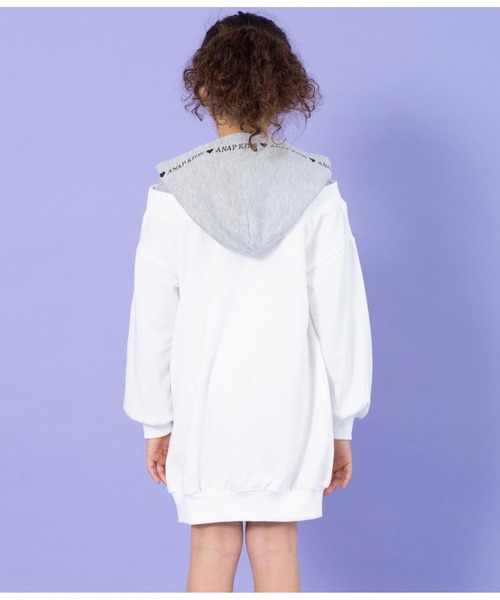 ANAP kids（アナップキッズ）の「切替フード付き裏毛スウェットワンピース（ワンピース・キッズ・ラベンダー/ベージュ/オフホワイト・120cm/110cm/130cm）」の8枚目の写真
