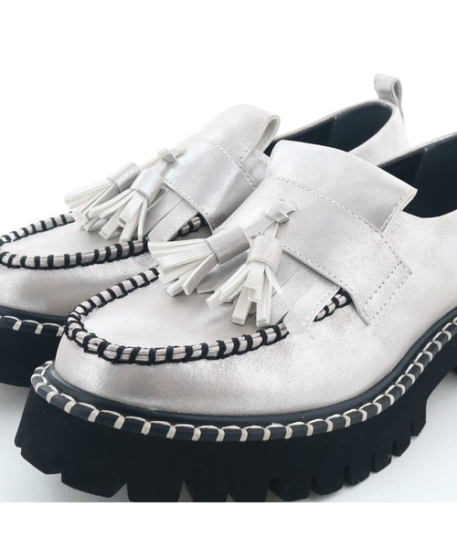 byあしながおじさん（バイアシナガオジサン）の「軽量｜厚底キルトタッセルローファー　8710549（ローファー・レディース・ブラック/オフホワイト/シルバー・L/LL/M/S）」の7枚目の写真