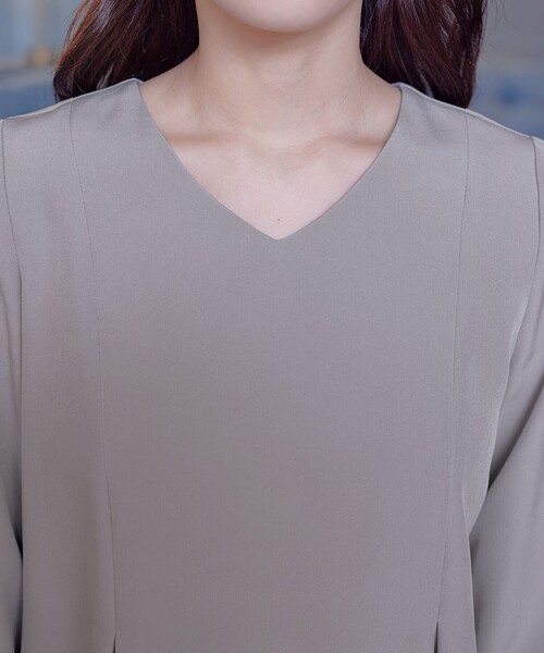 Tiaclasse(ティアクラッセ)の「【ダブルストレッチ】バックベルトチュニックブラウス(シャツ/ブラウス・レディース・ブルー/ネイビー/ブラック/グレー・L/M/S)」の15枚目の写真