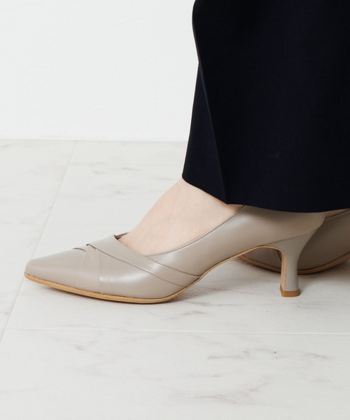 卑弥呼（ヒミコ）の「【Made in Japan】【撥水】切替デザインナナメカットパンプス/643107（パンプス・レディース・アイボリー/カーキ/ブラック/ベージュ/プラチナム/グレー・23.5cm/24.0cm/24.5cm/22.5cm/23.0cm/22.0cm/25.5cm/25.0cm/21.5cm/26.0cm）」の4枚目の写真