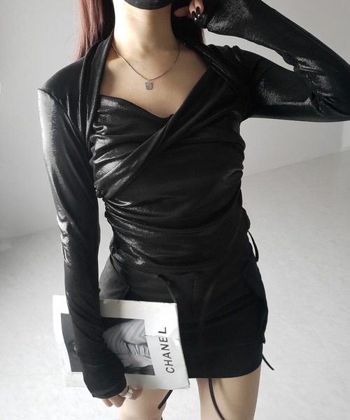 me+em select(ミームセレクト)の「【 2color 】ハートネックギャザーツイストメタリックトップス / heart neck gather twist metrick tops(Tシャツ/カットソー・レディース・シルバー/ブラック・FREE)」の15枚目の写真