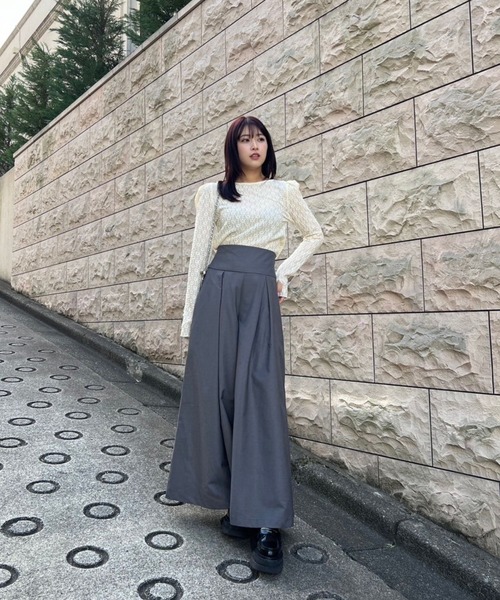Lil Ambition(リルアンビション)の「シースルーフラワートップス(Tシャツ/カットソー・レディース・ライトブルー/ブラック/クリーム/ベージュ・FREE)」の5枚目の写真