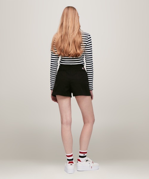 tommy jeans(トミー ジーンズ)の「【NET ViVi掲載】クレアハイライズプリーツショートパンツ(その他パンツ・レディース・ベージュ/ブラック・26inch/25inch)」の11枚目の写真