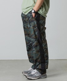 オーバーサイズトラックパンツ