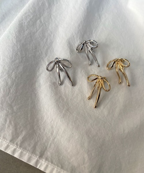 marjour（マージュール）の「RIBBON EARRING（イヤリング・レディース・ゴールド/シルバー・FREE）」の3枚目の写真