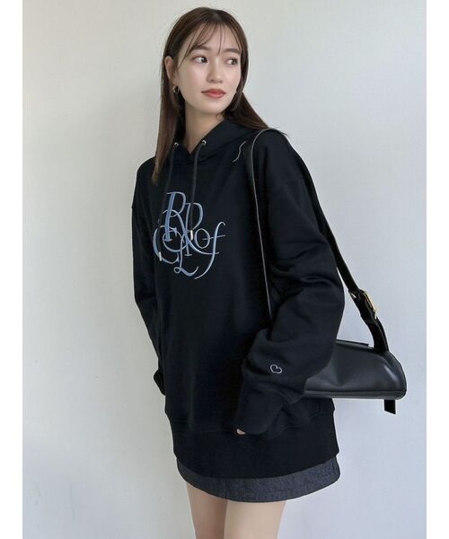 dazzlin(ダズリン)の「Ripple of Colorロゴフーディ(パーカー・レディース・オフホワイト/ブラック・SMALL/FREE)」の3枚目の写真