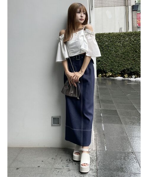 MURUA(ムルーア)の「ステッチタイトスカート(スカート・レディース・ブラック/インディゴブルー・1/2)」の6枚目の写真