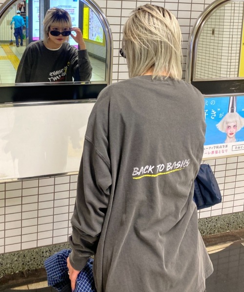 JEANASIS（ジーナシス）の「【ZOZO限定】ストリートグラフィックロンＴ/112270（Tシャツ/カットソー・レディース・チャコールグレー/オフホワイト・FREE）」の2枚目の写真