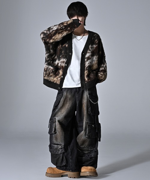 ADRER（アドラー）の「extra quality heavy weight jacquard knit cardigan / エクストラクオリティヘビーウエイトジャガードニットカーディガン（カーディガン/ボレロ・メンズ・ライトグレー/ブラック/チャコールグレー/ブラック×ゴールド/ホワイト/レッド系1/ブラウン系1/ブラック系1/ネイビー系1・XX-SMALL/X-SMALL/SMALL/MEDIUM/LARGE）」の11枚目の写真