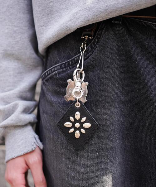 schott(ショット)の「Schott/ショット/SPURK STUDS KEY HOLDER/スパークスタッズ キーホルダー(キーホルダー・メンズ・ブラック・F)」の1枚目の写真