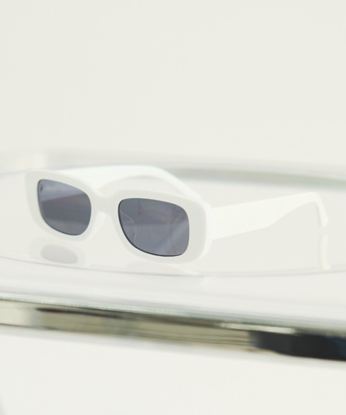 MERLOT（メルロー）の「スクエアフレームフラットレンズサングラス（サングラス・レディース・グレー/ホワイト/ブラック・FREE）」の6枚目の写真