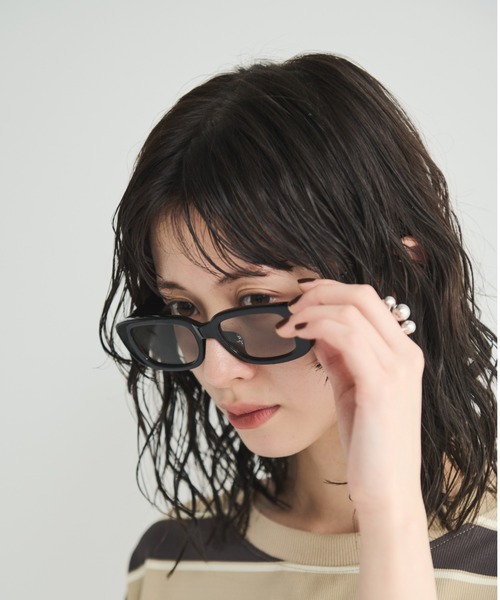 MERLOT（メルロー）の「スクエアフレームフラットレンズサングラス（サングラス・レディース・グレー/ホワイト/ブラック・FREE）」の8枚目の写真