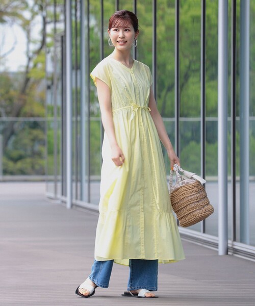 Ray BEAMS(レイビームス)の「Ray BEAMS / ティアード Vネック フレンチスリーブ ワンピース(ワンピース・レディース・ブラック/イエロー系その他2/ブルー系その他2・0/1)」の3枚目の写真