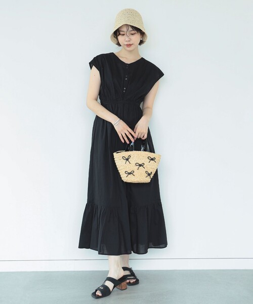 Ray BEAMS(レイビームス)の「Ray BEAMS / ティアード Vネック フレンチスリーブ ワンピース(ワンピース・レディース・ブラック/イエロー系その他2/ブルー系その他2・0/1)」の4枚目の写真