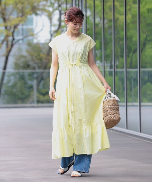 Ray BEAMS(レイビームス)の「Ray BEAMS / ティアード Vネック フレンチスリーブ ワンピース(ワンピース・レディース・ブラック/イエロー系その他2/ブルー系その他2・0/1)」の9枚目の写真