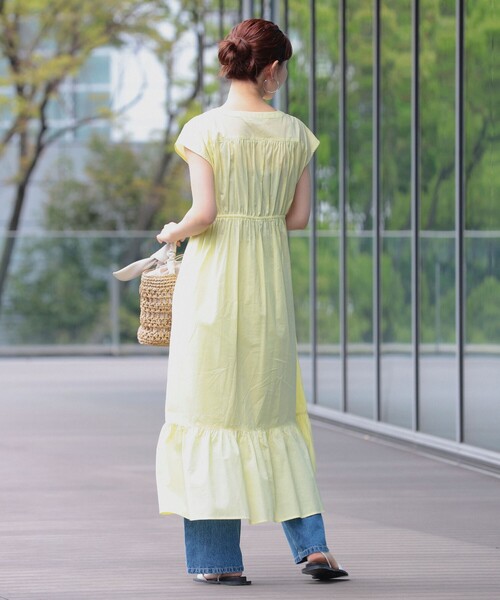 Ray BEAMS(レイビームス)の「Ray BEAMS / ティアード Vネック フレンチスリーブ ワンピース(ワンピース・レディース・ブラック/イエロー系その他2/ブルー系その他2・0/1)」の10枚目の写真