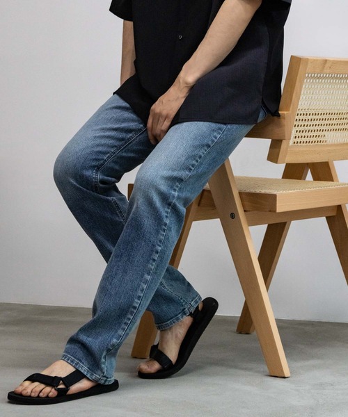 Wrangler(ラングラー)の「BROKEN DENIM SLIM STRAIGHT(デニムパンツ・メンズ・ブルー系1/ブルー系2/ワンウォッシュ・32inch/30inch/28inch/34inch/31inch/29inch/33inch)」の3枚目の写真