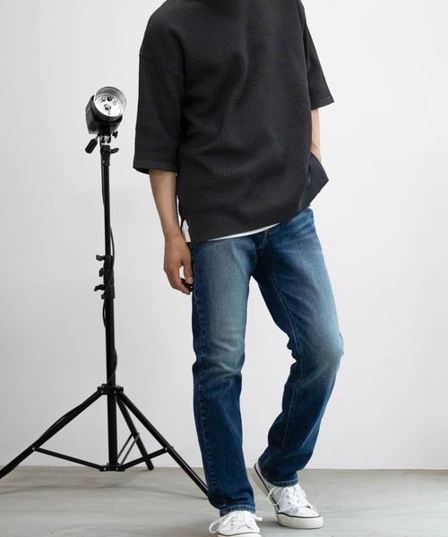 Wrangler(ラングラー)の「BROKEN DENIM SLIM STRAIGHT(デニムパンツ・メンズ・ブルー系1/ブルー系2/ワンウォッシュ・32inch/30inch/28inch/34inch/31inch/29inch/33inch)」の12枚目の写真