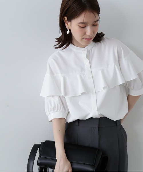 N.（N. Natural Beauty Basic）（エヌエヌナチュラルビューティーベーシック）の「◆◇バンドカラーラッフルブラウス（シャツ/ブラウス・レディース・オフホワイト/ブルー/オレンジ/グレー・MEDIUM）」の2枚目の写真