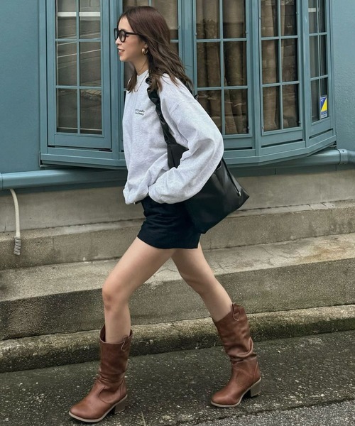 florist（フローリスト）の「【2way】韓国ファッション大容量で軽いスクエアラッフルギャザーレザーショルダーバッグリボン / A4収納OK（ショルダーバッグ・レディース・シルバー/チャコールグレー/ブラック/アイボリー/グレイッシュベージュ/シャンパン・M size）」の15枚目の写真